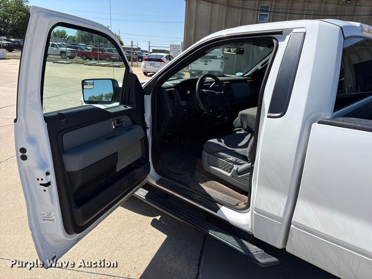 image for item ET6145 2011 Ford F150 XL pickup truck