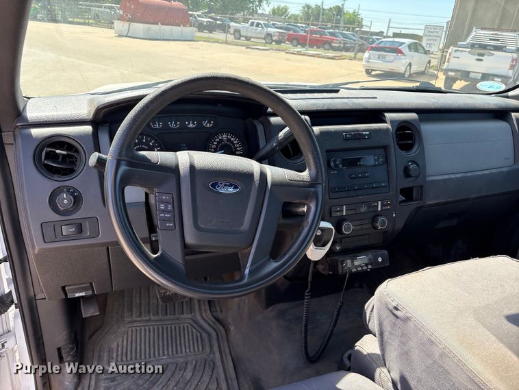 image for item ET6145 2011 Ford F150 XL pickup truck