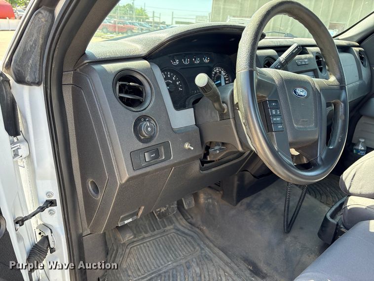 image for item ET6145 2011 Ford F150 XL pickup truck