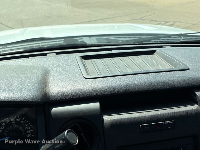 image for item ET6145 2011 Ford F150 XL pickup truck