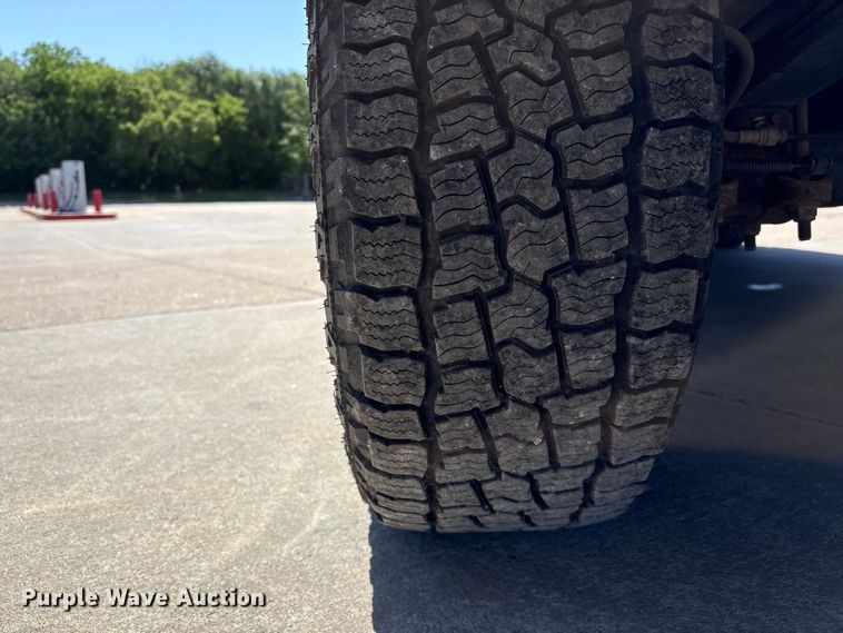 image for item ET6145 2011 Ford F150 XL pickup truck