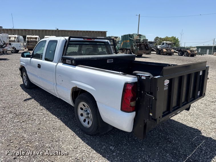 image for item ET6146 2007 Chevrolet Silverado 1500 Ext. Cab pickup truck