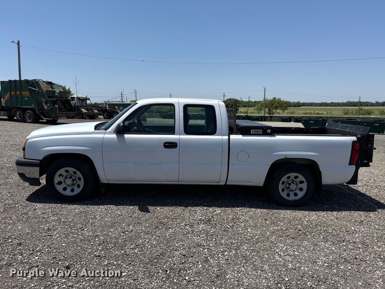 image for item ET6146 2007 Chevrolet Silverado 1500 Ext. Cab pickup truck
