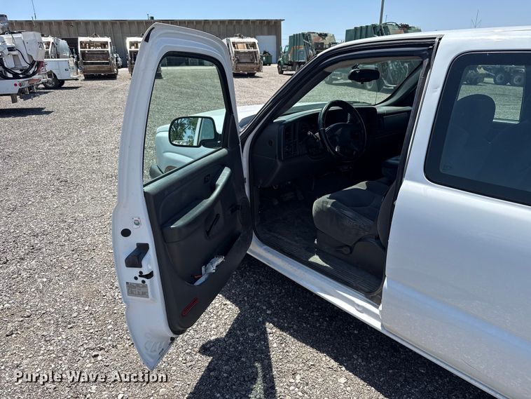 image for item ET6146 2007 Chevrolet Silverado 1500 Ext. Cab pickup truck
