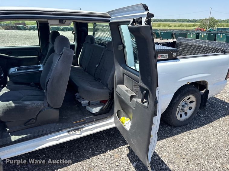 image for item ET6146 2007 Chevrolet Silverado 1500 Ext. Cab pickup truck