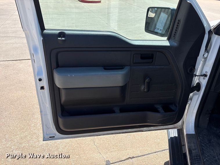 image for item ET6147 2011 Ford F150 XL Ext. Cab pickup truck