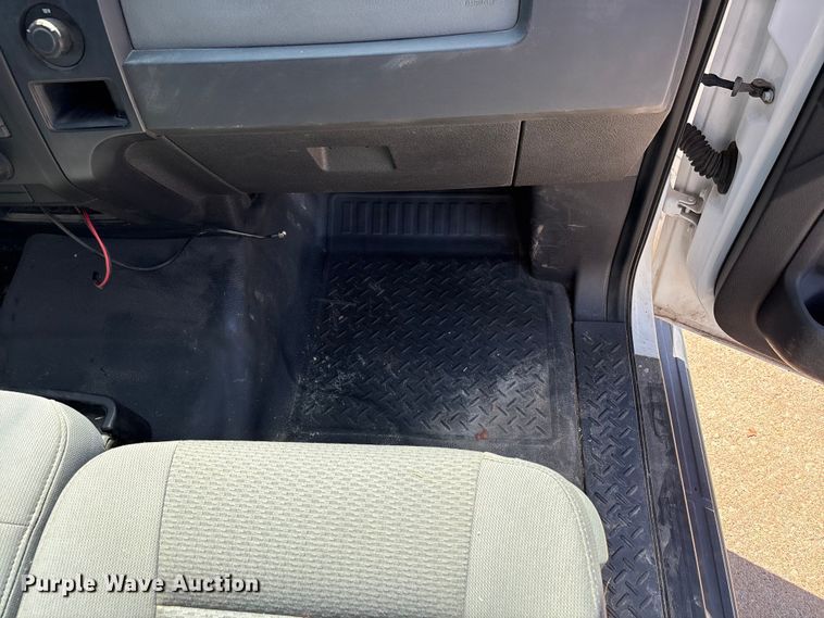 image for item ET6147 2011 Ford F150 XL Ext. Cab pickup truck