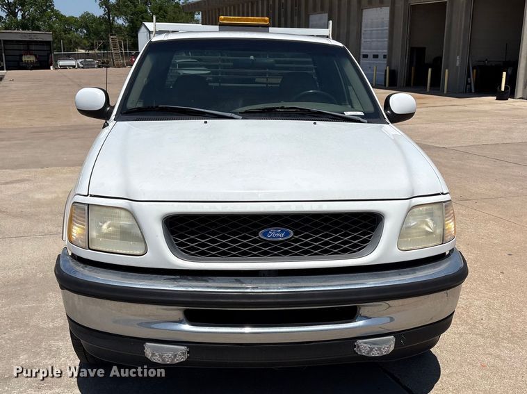 image for item ET6148 1997 Ford F150 pickup truck