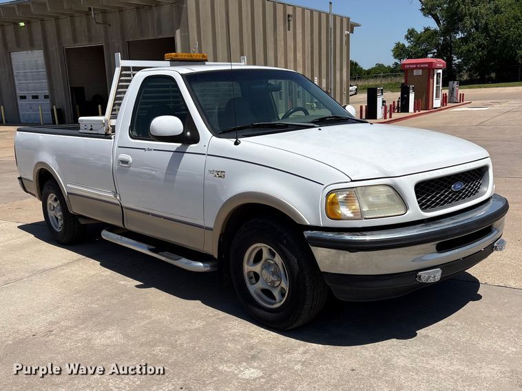 image for item ET6148 1997 Ford F150 pickup truck