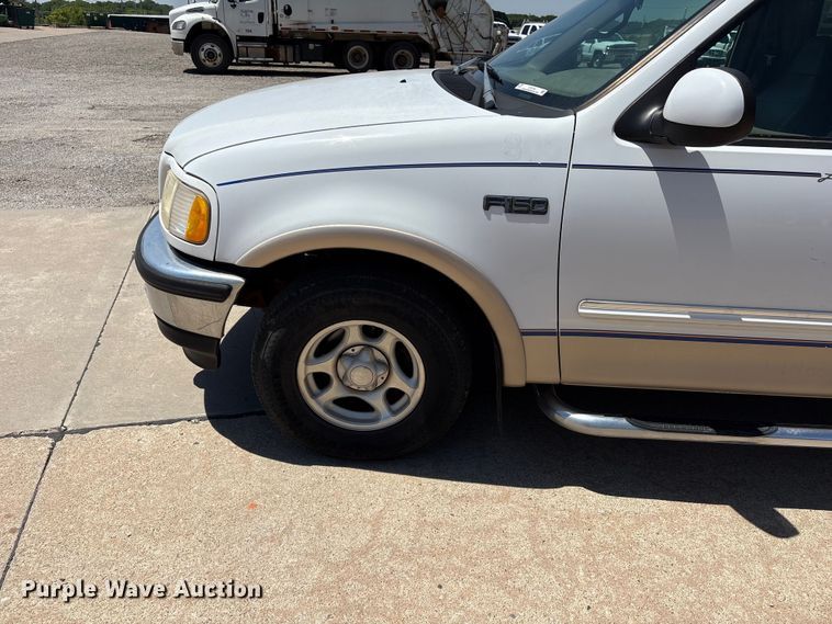 image for item ET6148 1997 Ford F150 pickup truck