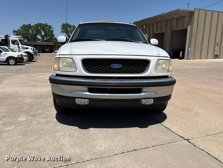 image for item ET6148 1997 Ford F150 pickup truck