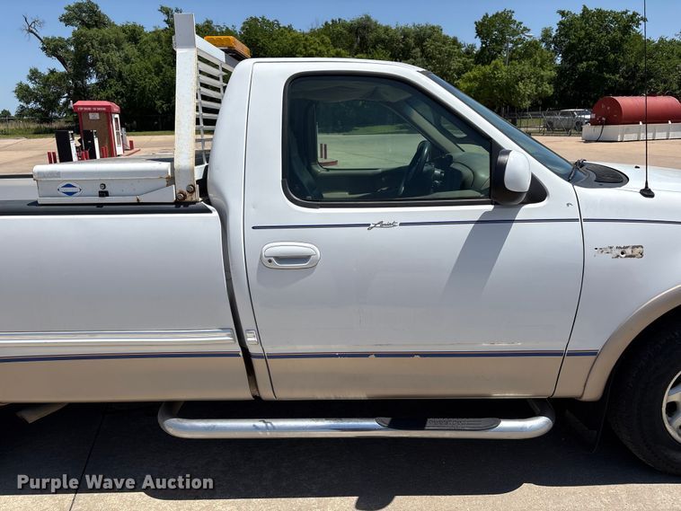 image for item ET6148 1997 Ford F150 pickup truck