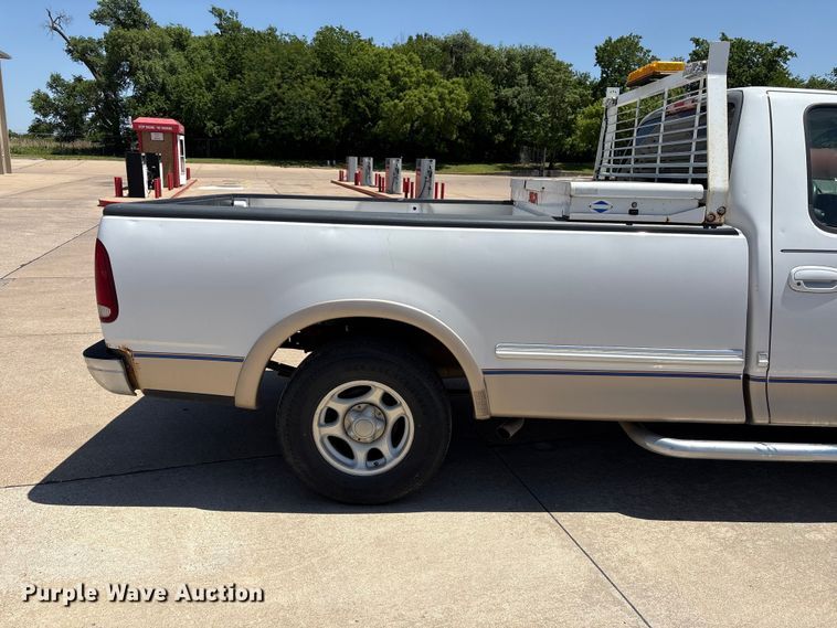 image for item ET6148 1997 Ford F150 pickup truck