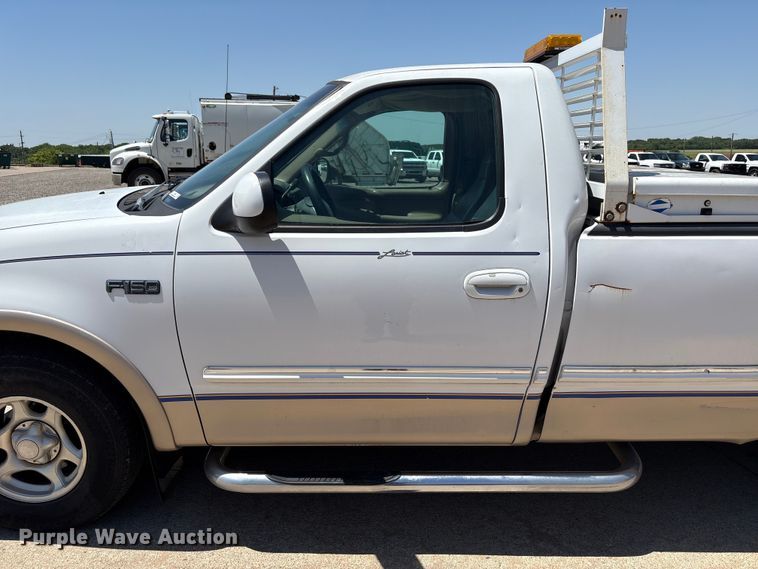 image for item ET6148 1997 Ford F150 pickup truck