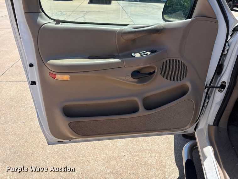 image for item ET6148 1997 Ford F150 pickup truck