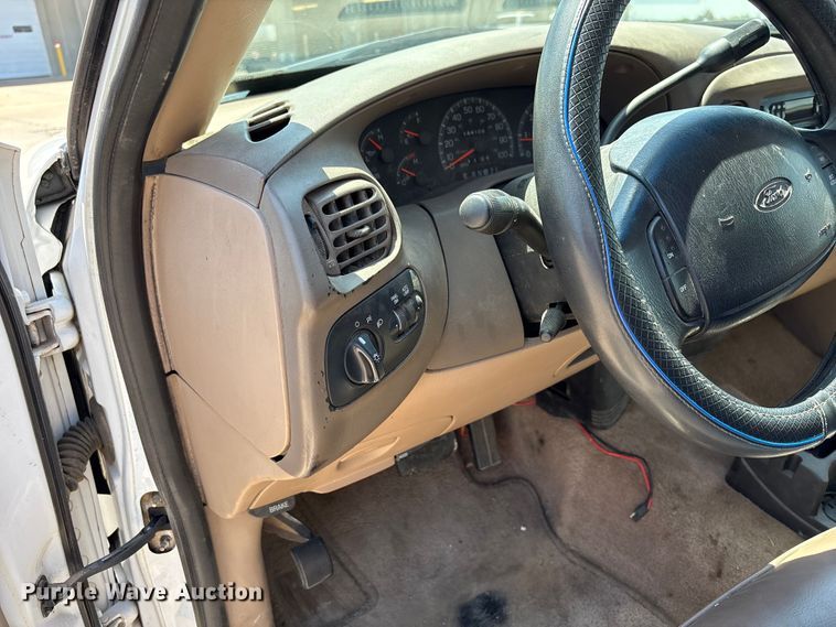 image for item ET6148 1997 Ford F150 pickup truck