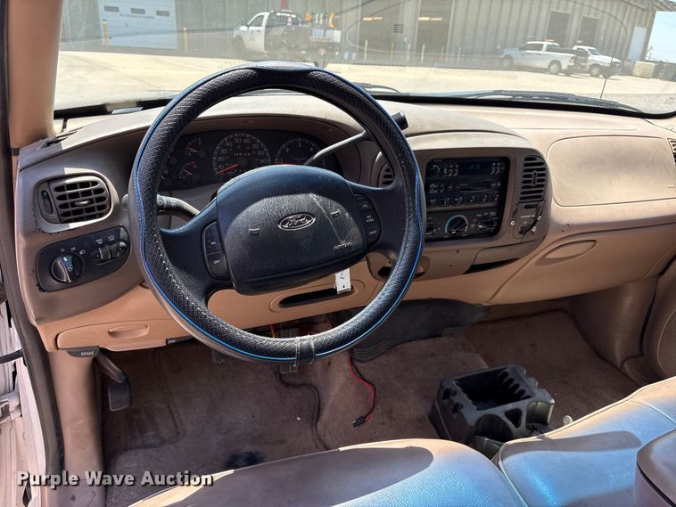image for item ET6148 1997 Ford F150 pickup truck