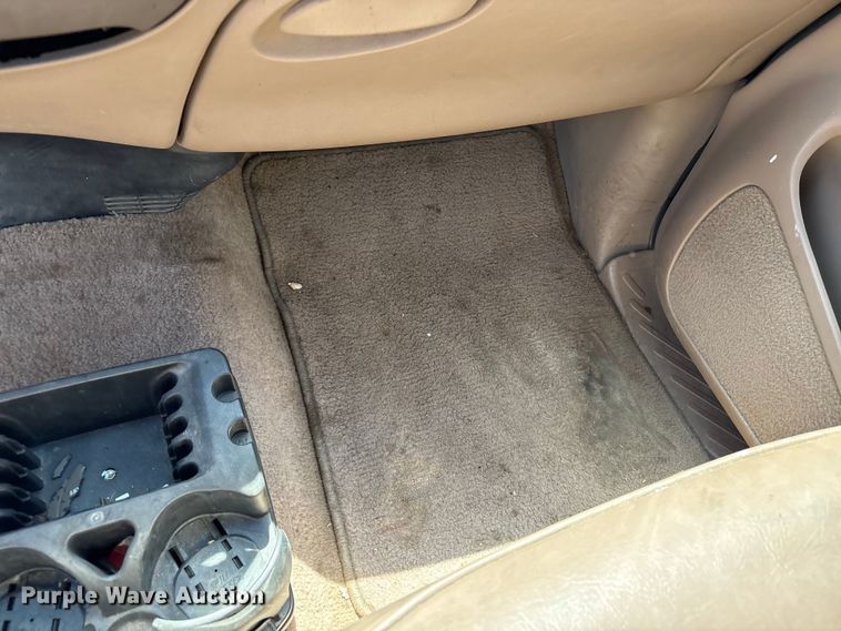 image for item ET6148 1997 Ford F150 pickup truck