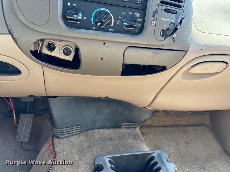 image for item ET6148 1997 Ford F150 pickup truck