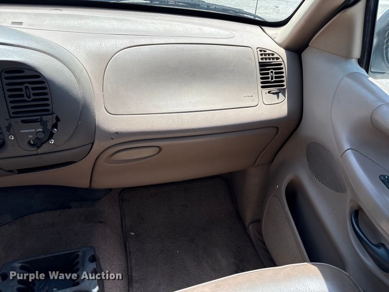 image for item ET6148 1997 Ford F150 pickup truck