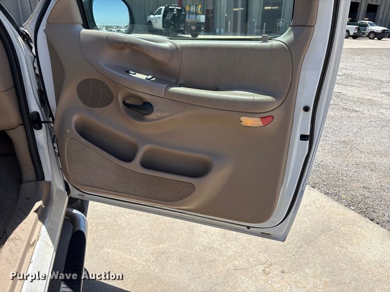 image for item ET6148 1997 Ford F150 pickup truck