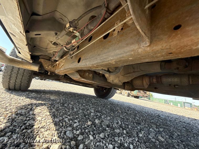 image for item ET6151 2011 Chevrolet Silverado 1500 pickup truck
