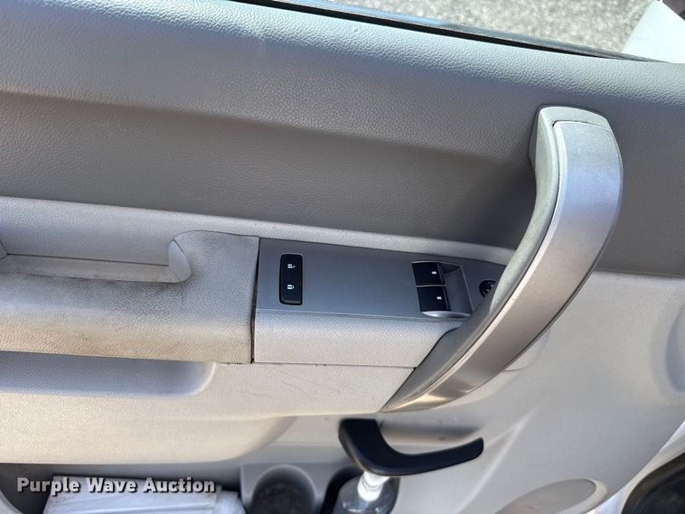 image for item ET6151 2011 Chevrolet Silverado 1500 pickup truck