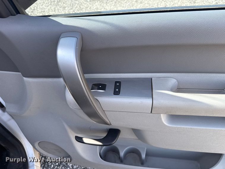 image for item ET6151 2011 Chevrolet Silverado 1500 pickup truck