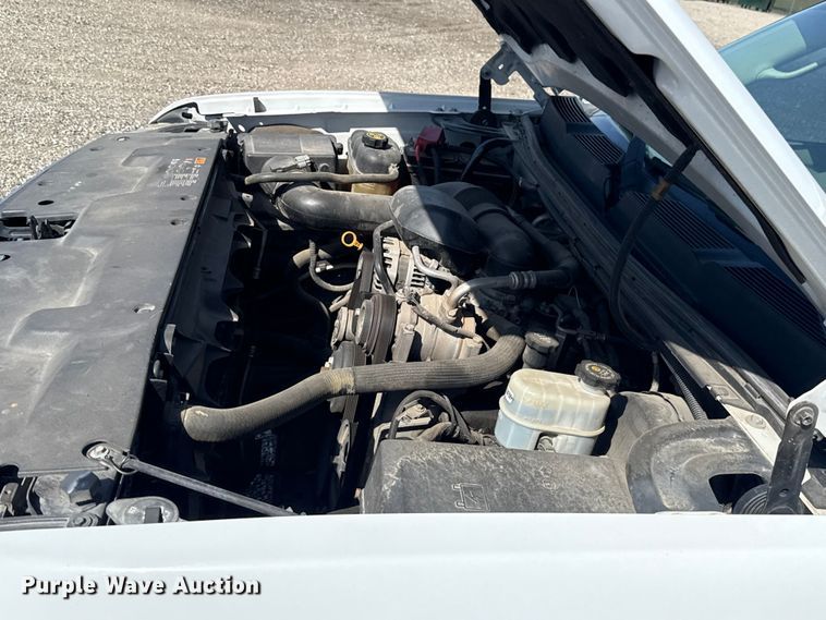 image for item ET6151 2011 Chevrolet Silverado 1500 pickup truck