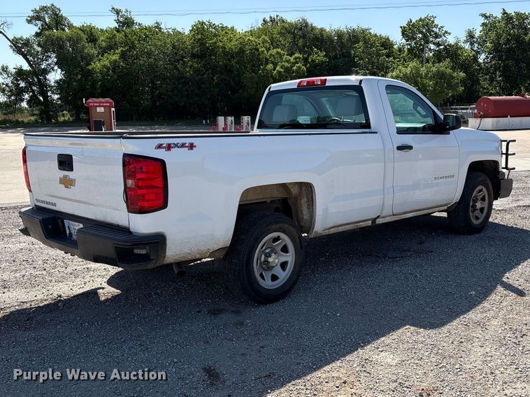 image for item ET6152 2015 Chevrolet Silverado 1500 pickup truck