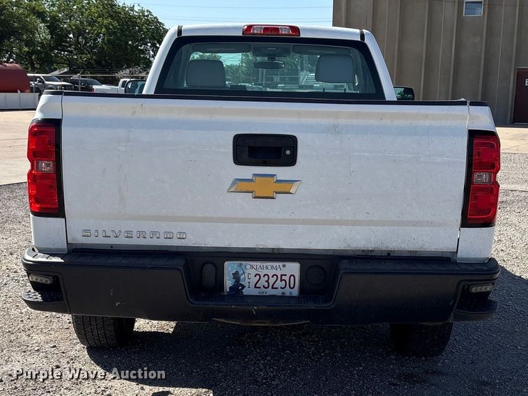 image for item ET6152 2015 Chevrolet Silverado 1500 pickup truck