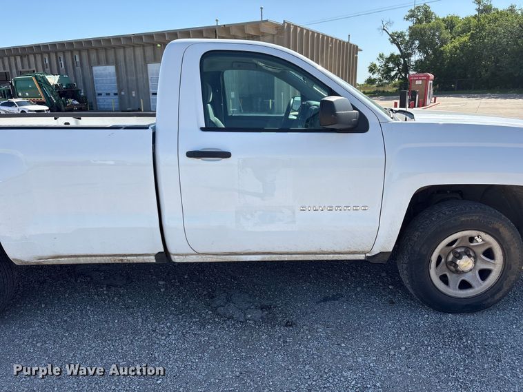 image for item ET6152 2015 Chevrolet Silverado 1500 pickup truck