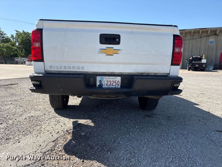 image for item ET6152 2015 Chevrolet Silverado 1500 pickup truck