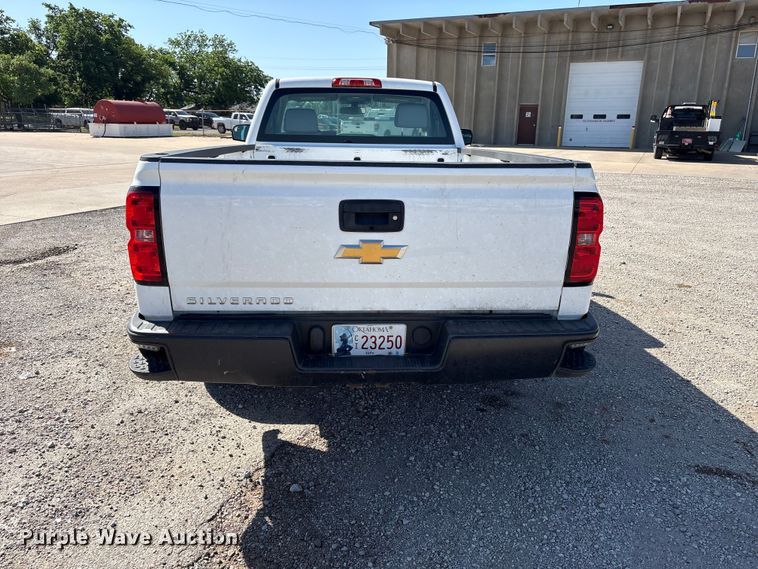 image for item ET6152 2015 Chevrolet Silverado 1500 pickup truck