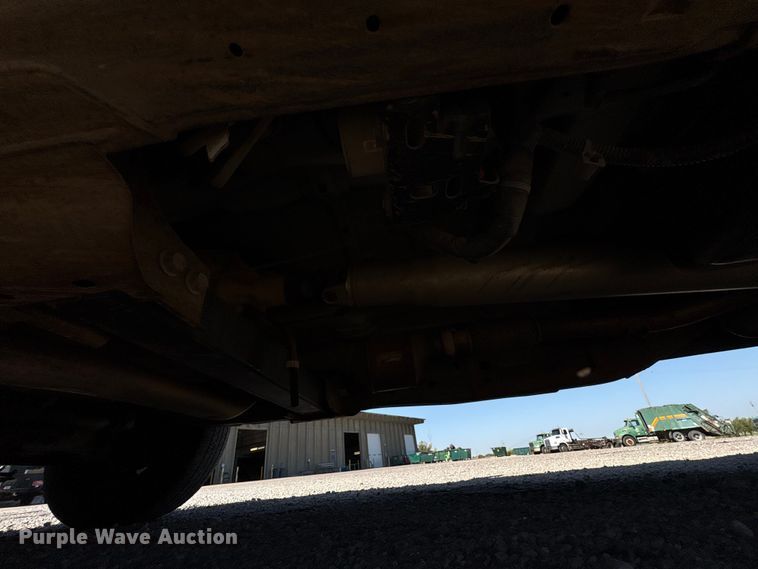 image for item ET6152 2015 Chevrolet Silverado 1500 pickup truck