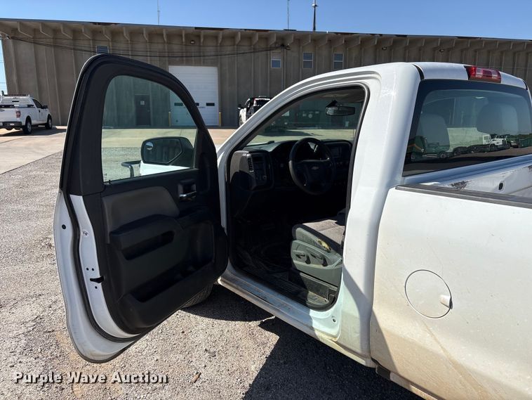 image for item ET6152 2015 Chevrolet Silverado 1500 pickup truck