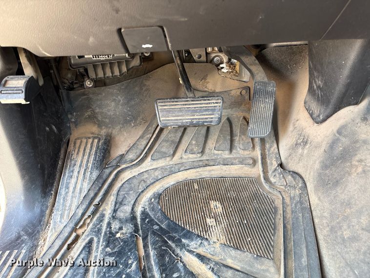 image for item ET6152 2015 Chevrolet Silverado 1500 pickup truck