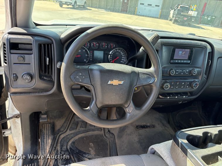 image for item ET6152 2015 Chevrolet Silverado 1500 pickup truck
