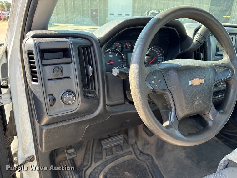 image for item ET6152 2015 Chevrolet Silverado 1500 pickup truck
