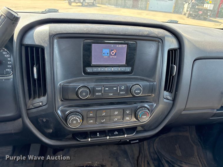 image for item ET6152 2015 Chevrolet Silverado 1500 pickup truck