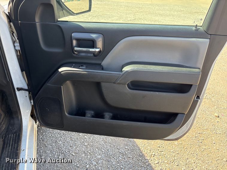 image for item ET6152 2015 Chevrolet Silverado 1500 pickup truck