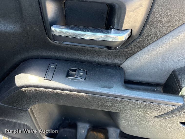 image for item ET6152 2015 Chevrolet Silverado 1500 pickup truck