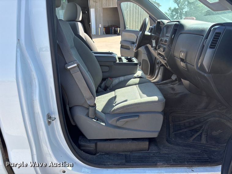image for item ET6152 2015 Chevrolet Silverado 1500 pickup truck