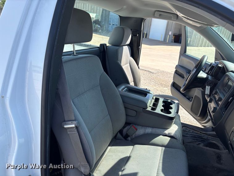 image for item ET6152 2015 Chevrolet Silverado 1500 pickup truck