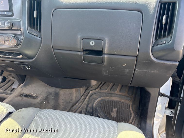 image for item ET6152 2015 Chevrolet Silverado 1500 pickup truck