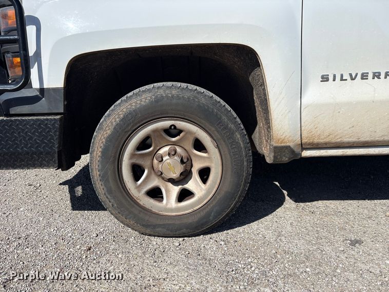 image for item ET6152 2015 Chevrolet Silverado 1500 pickup truck