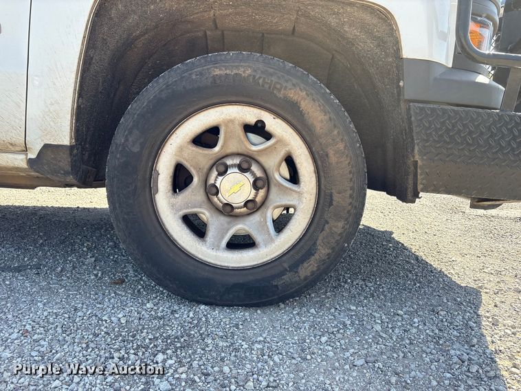 image for item ET6152 2015 Chevrolet Silverado 1500 pickup truck
