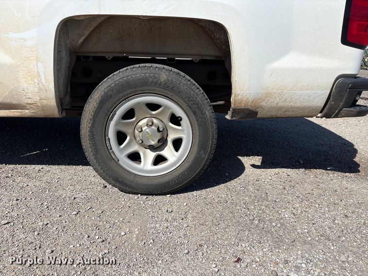 image for item ET6152 2015 Chevrolet Silverado 1500 pickup truck