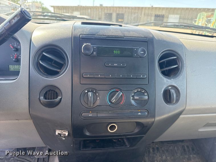 image for item ET6153 2006 Ford F150  Ext. Cab pickup truck