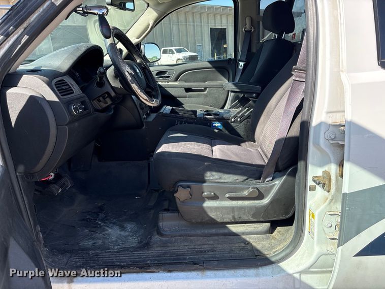 image for item ET6155 2014 Chevrolet Tahoe Police SUV